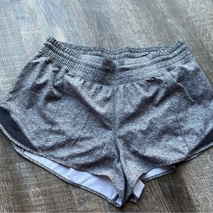 Lululemon Hotty Hot 2.5” Low Rise Short